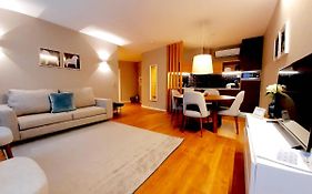 LF Porto Camélia Deluxe Apartment, by Flat in Porto